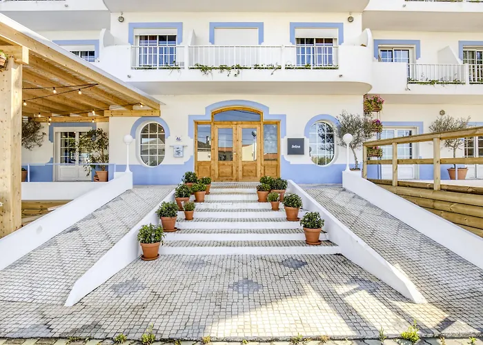 Hotel Malacuna Peniche 3*